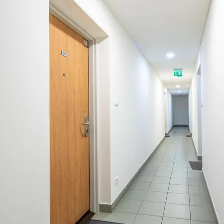 Comfy Flat With Balcony *