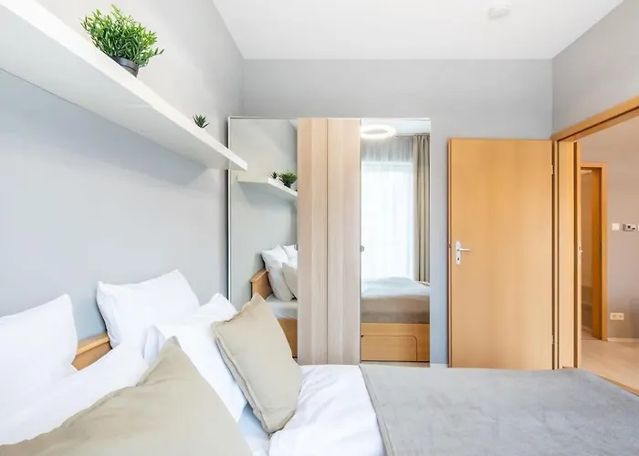 Comfy Flat With Balcony *