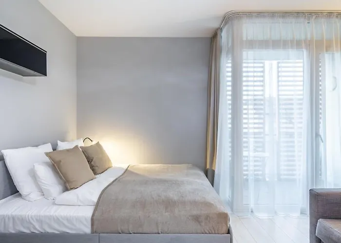 Comfy Flat With Balcony Apartment