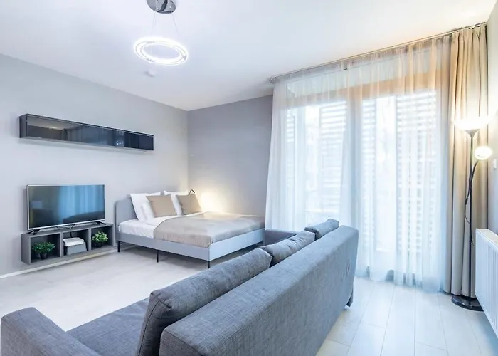 Comfy Flat With Balcony Apartment *