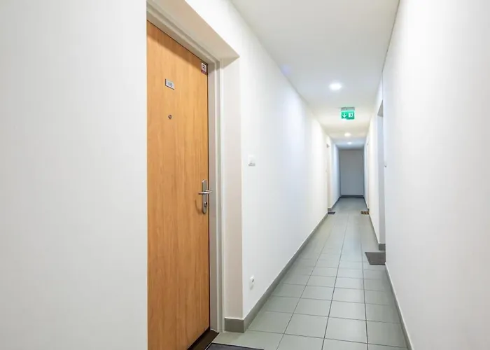 Comfy Flat With Balcony *