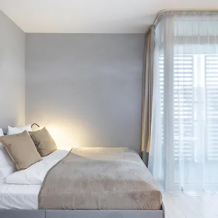 Comfy Flat With Balcony דירה