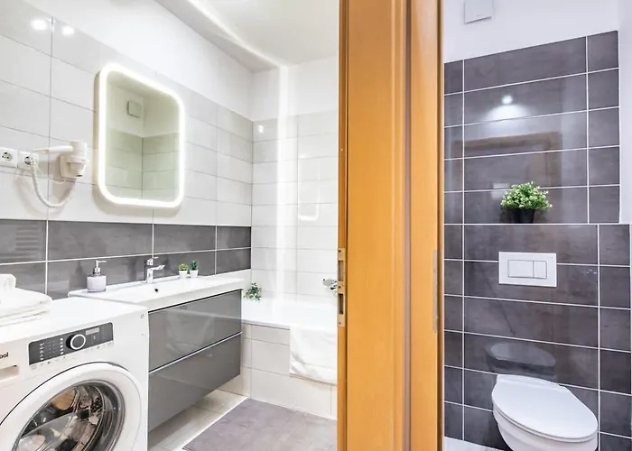 דירה Comfy Flat With Balcony בודפשט