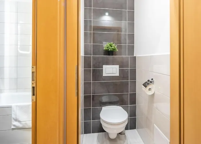 Comfy Flat With Balcony דירה